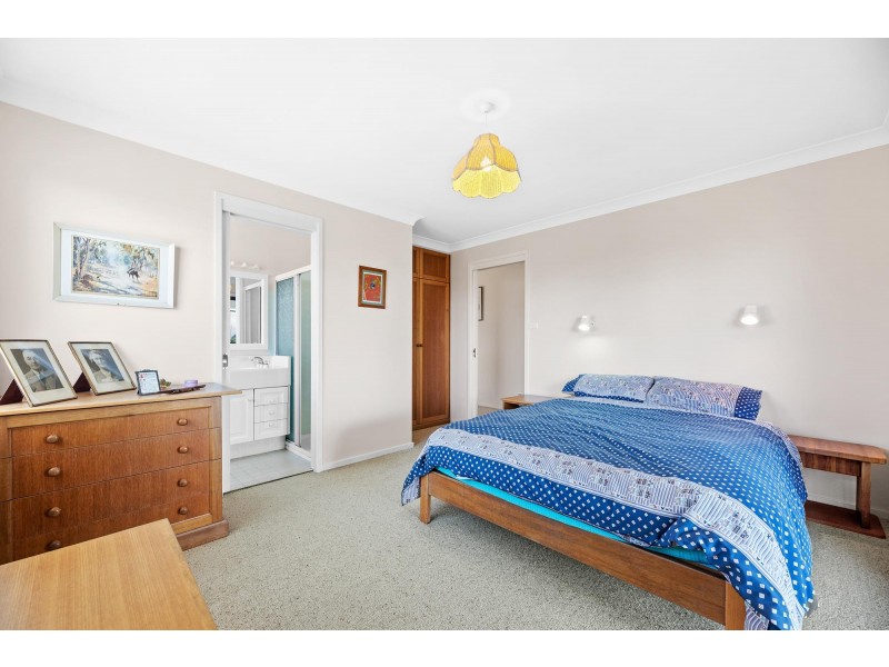 1 Trafalgar Road, Tuross Head NSW 2537