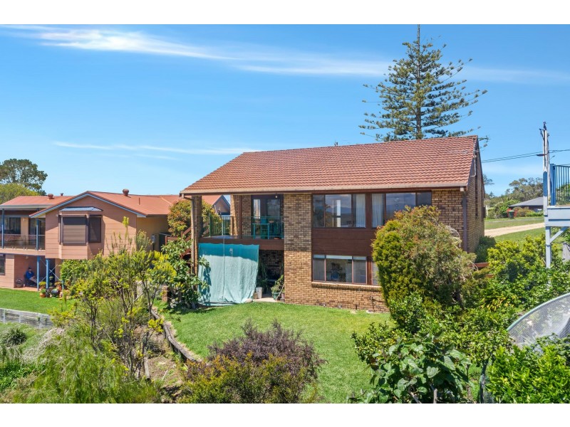 1 Trafalgar Road, Tuross Head NSW 2537