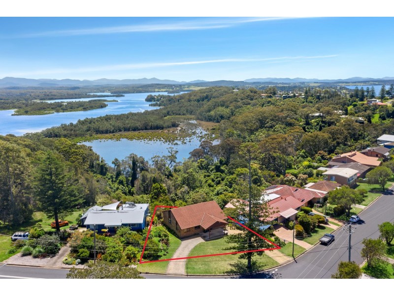 1 Trafalgar Road, Tuross Head NSW 2537