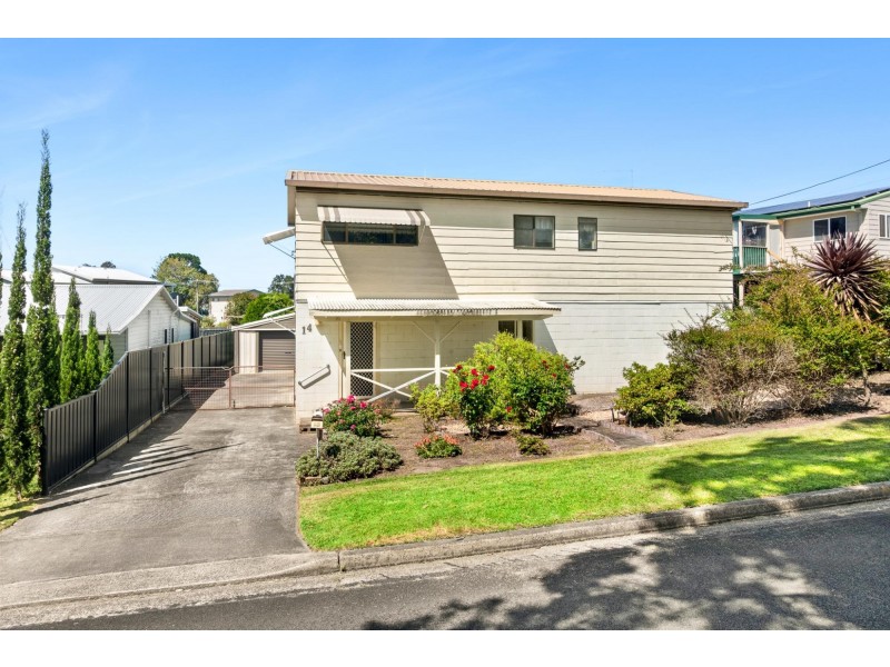 14 Meakin Street, Tuross Head NSW 2537