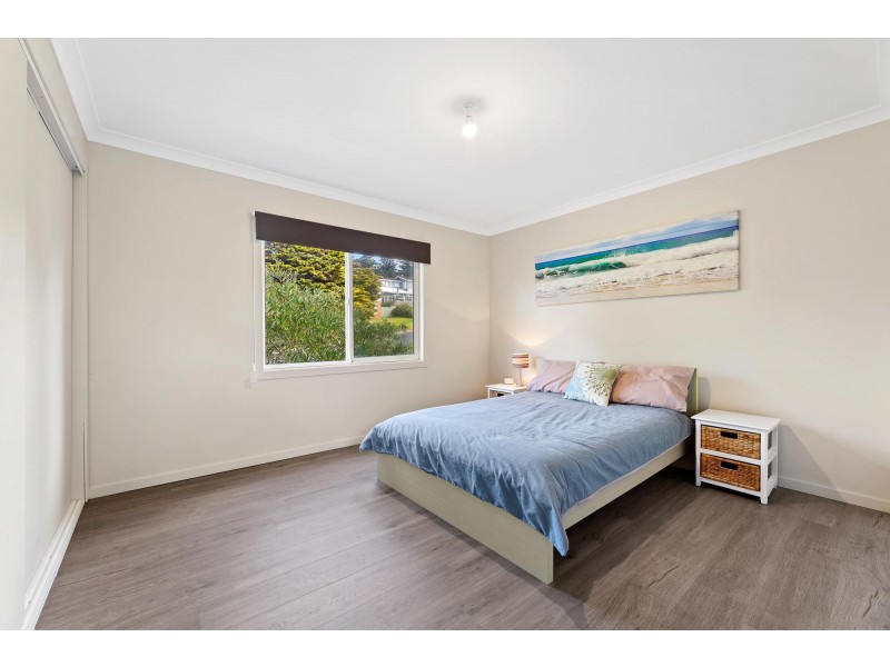 10 Beach Street, Tuross Head NSW 2537