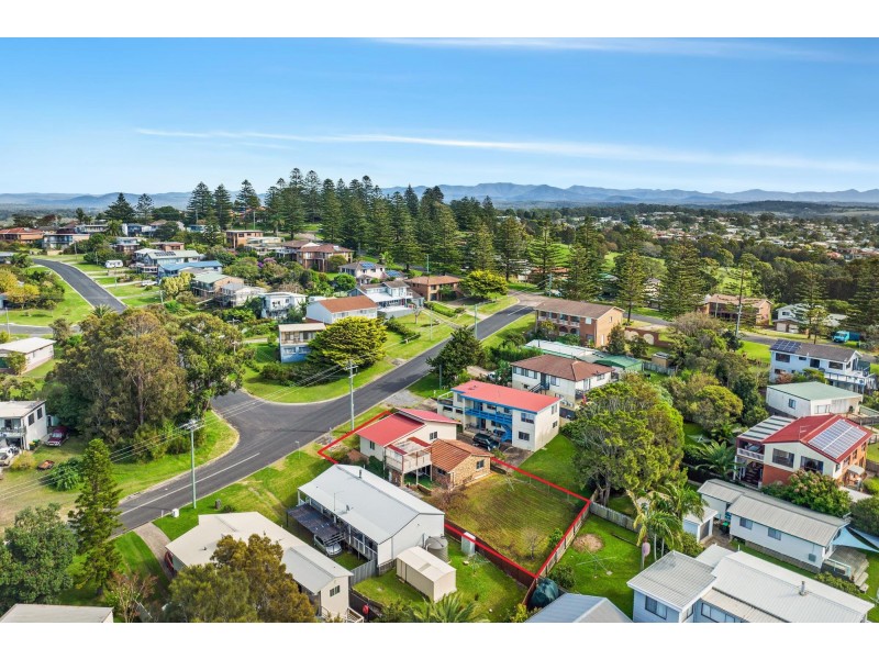 10 Beach Street, Tuross Head NSW 2537