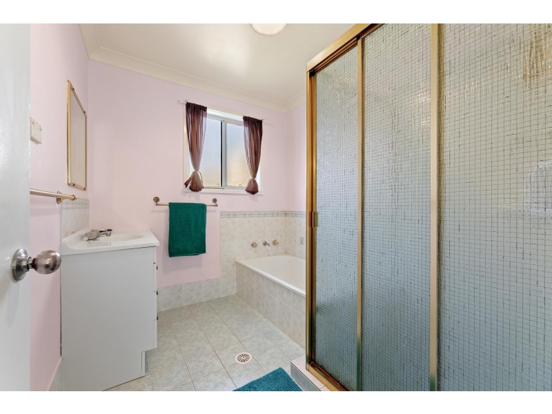 17 Anderson Avenue, Tuross Head NSW 2537