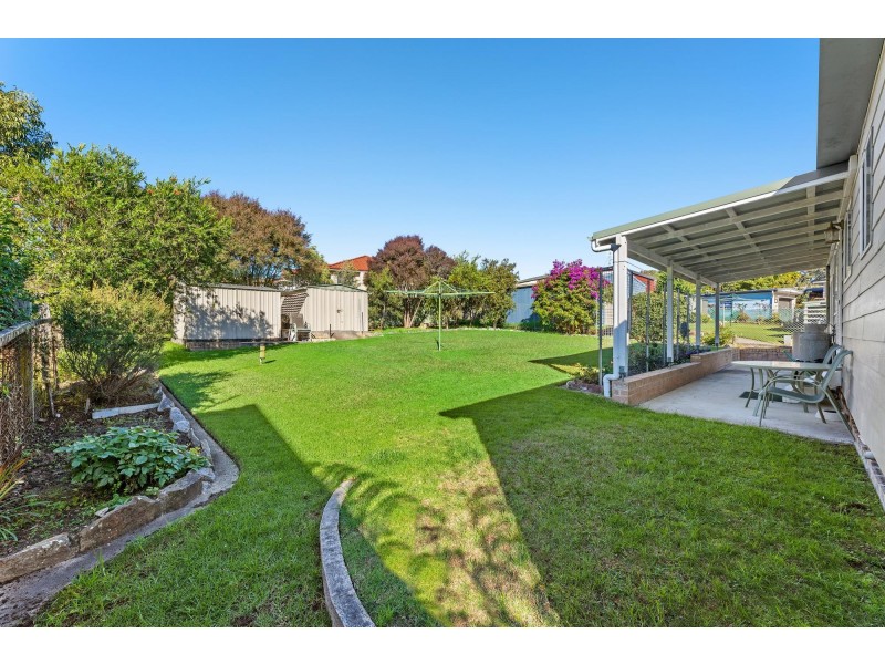 17 Anderson Avenue, Tuross Head NSW 2537