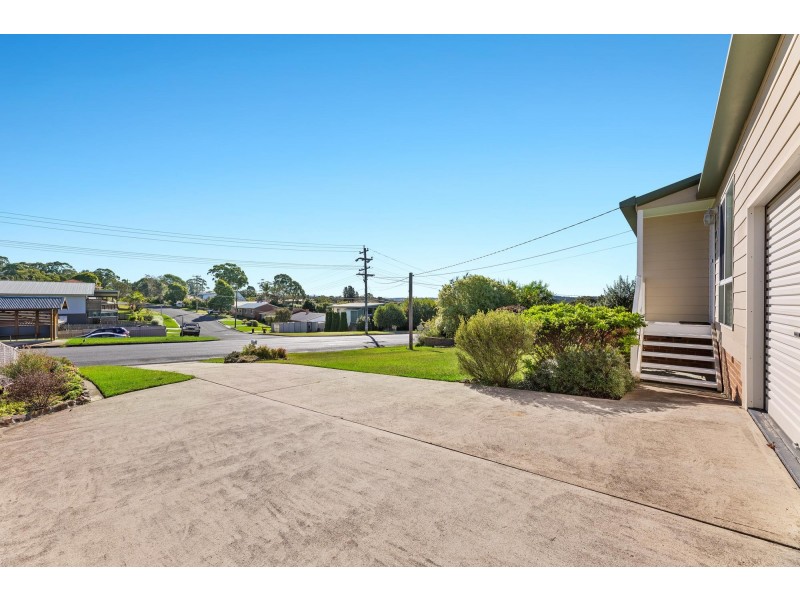 17 Anderson Avenue, Tuross Head NSW 2537