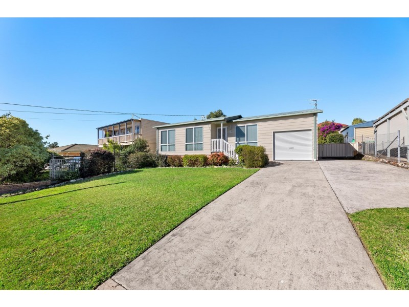 17 Anderson Avenue, Tuross Head NSW 2537