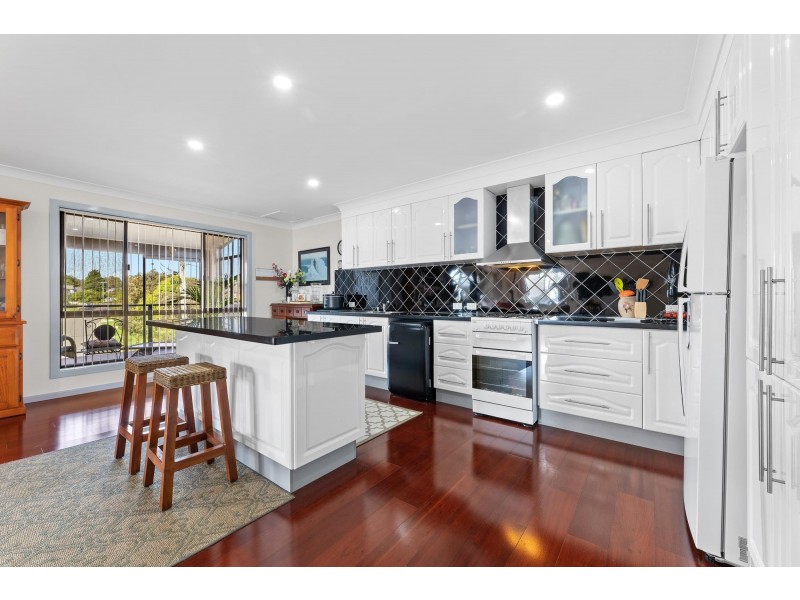 34 Anderson Avenue, Tuross Head NSW 2537