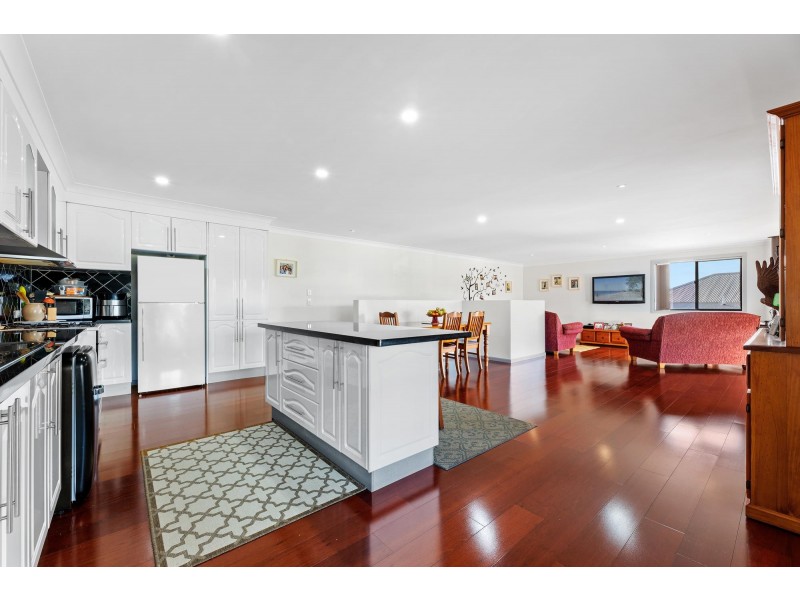 34 Anderson Avenue, Tuross Head NSW 2537