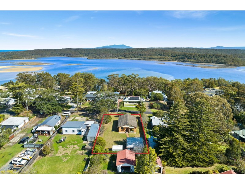 8 Jutland Avenue, Tuross Head NSW 2537