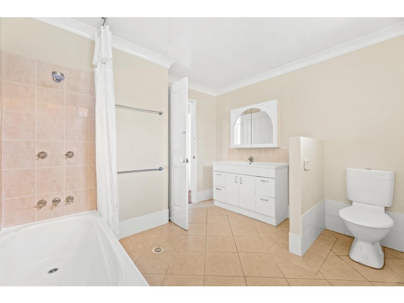 1/19-21 Grenville Avenue, Tuross Head NSW 2537