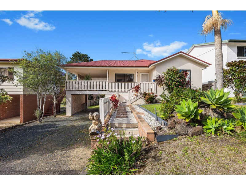 16 Bondi Street, Tuross Head NSW 2537