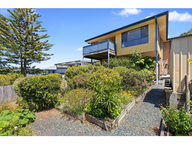 232 Hector McWilliam Drive, Tuross Head NSW 2537