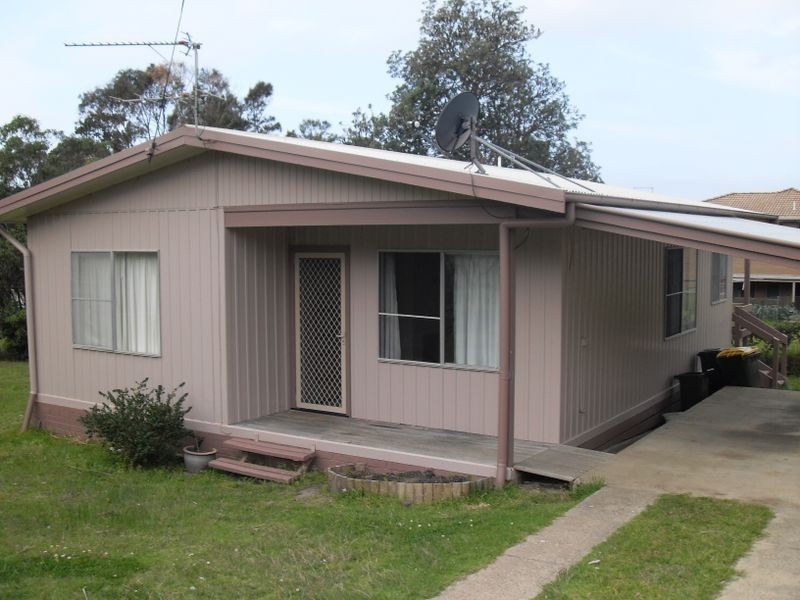 6 Salmon St, Tuross Head NSW 2537