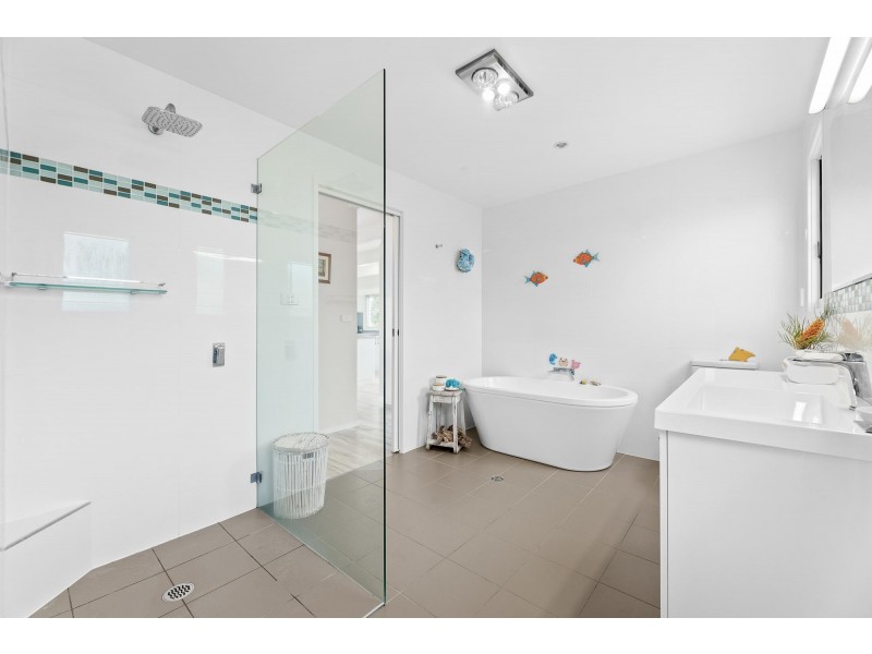 25 Coogee Street, Tuross Head NSW 2537