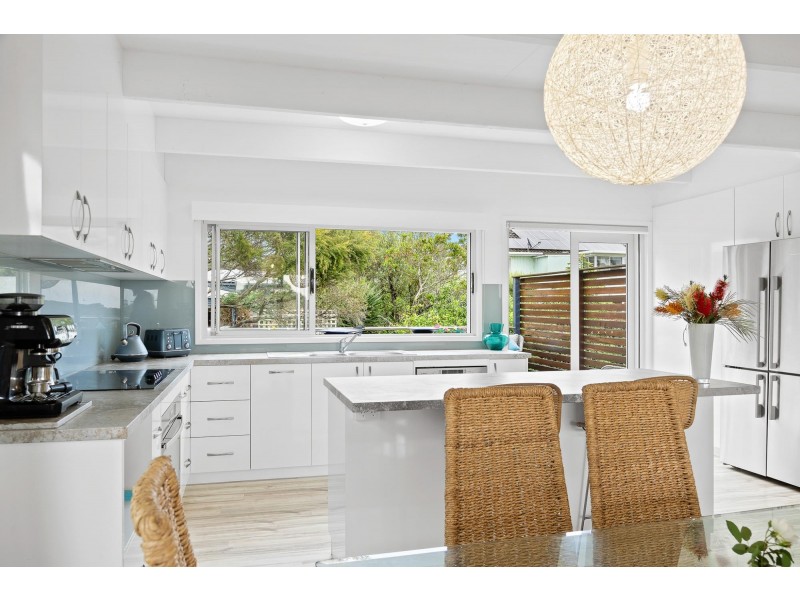 25 Coogee Street, Tuross Head NSW 2537