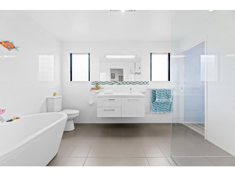 25 Coogee Street, Tuross Head NSW 2537