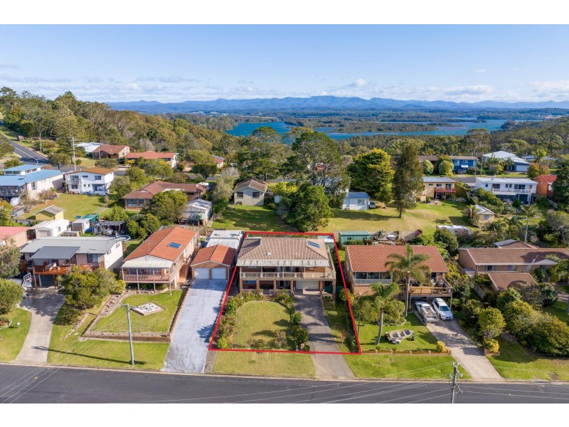 65 Salmon Street, Tuross Head NSW 2537