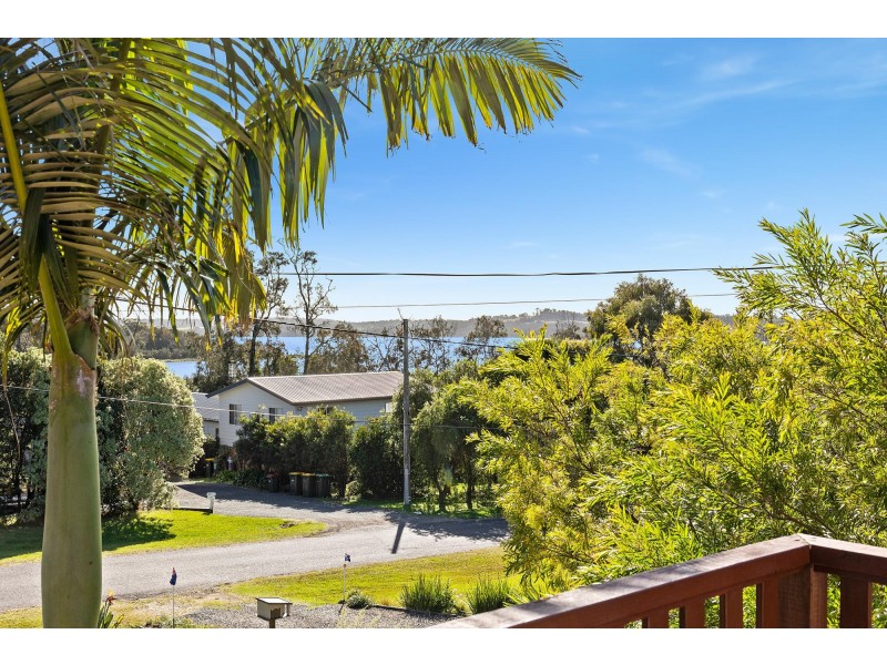 41 Lake Street, Tuross Head NSW 2537