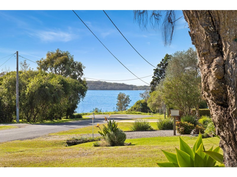41 Lake Street, Tuross Head NSW 2537