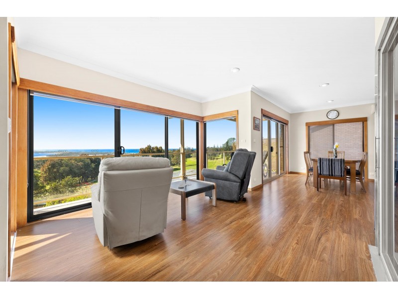 166 Hector McWilliam Drive, Tuross Head NSW 2537