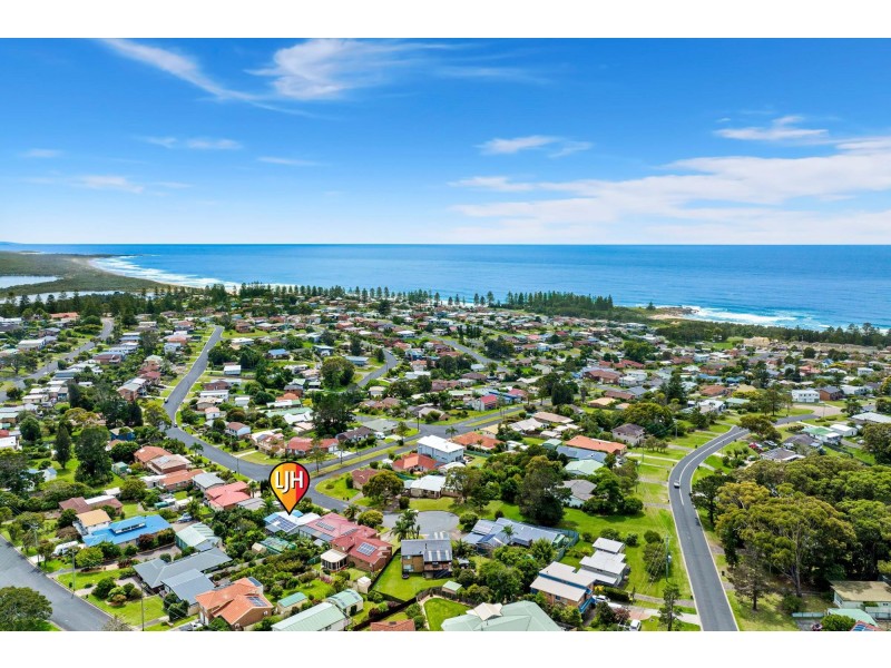 75 Salmon Street, Tuross Head NSW 2537