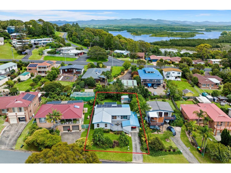 75 Salmon Street, Tuross Head NSW 2537