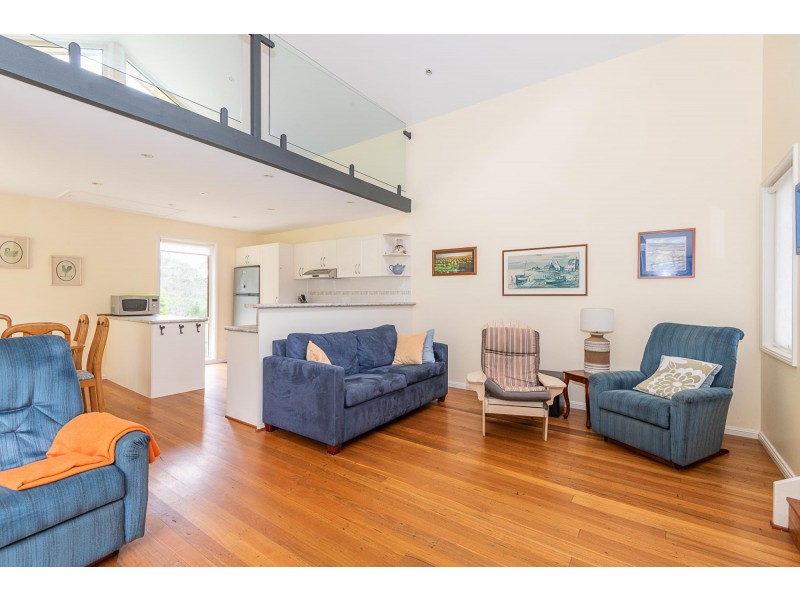 10 Hood Crescent, Tuross Head NSW 2537