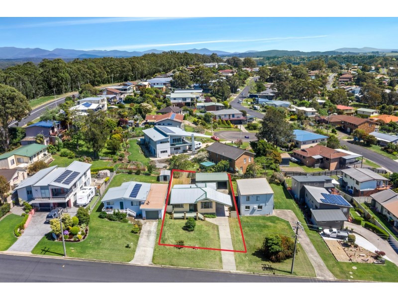 8 Anderson Avenue, Tuross Head NSW 2537