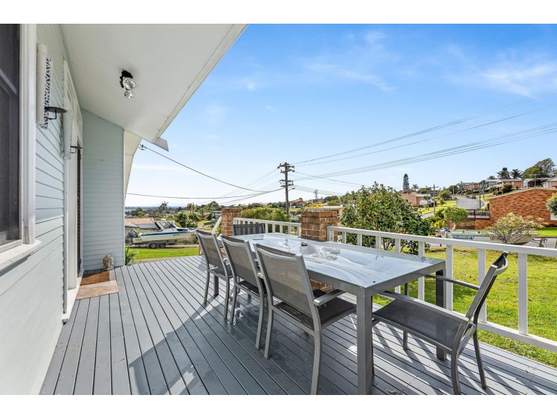 8 Anderson Avenue, Tuross Head NSW 2537