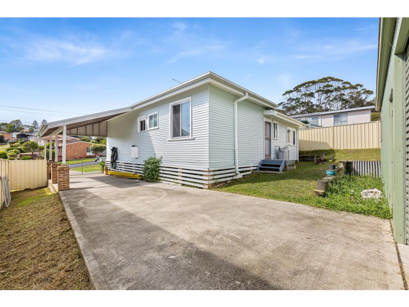 8 Anderson Avenue, Tuross Head NSW 2537