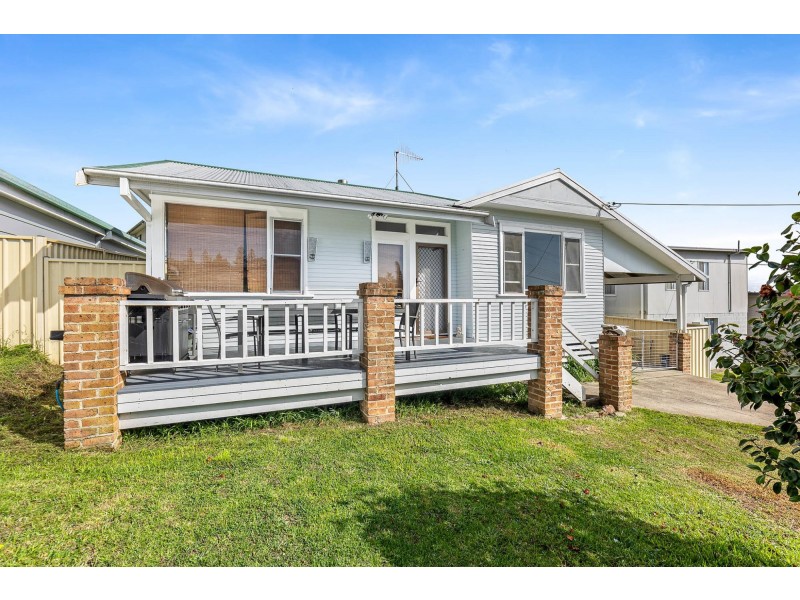8 Anderson Avenue, Tuross Head NSW 2537