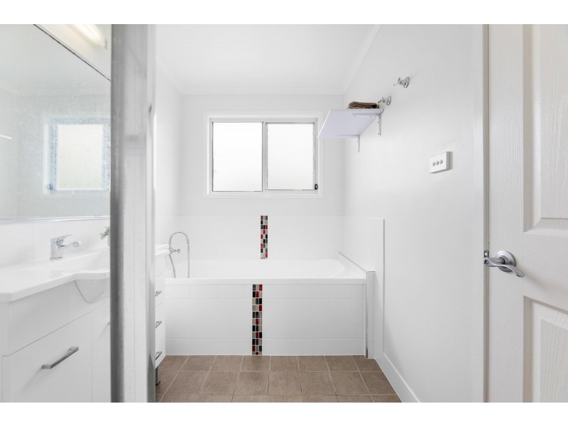 4 Gould Street, Tuross Head NSW 2537