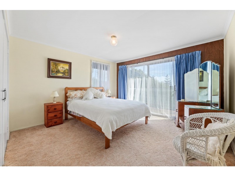 31 Hawkins Road, Tuross Head NSW 2537