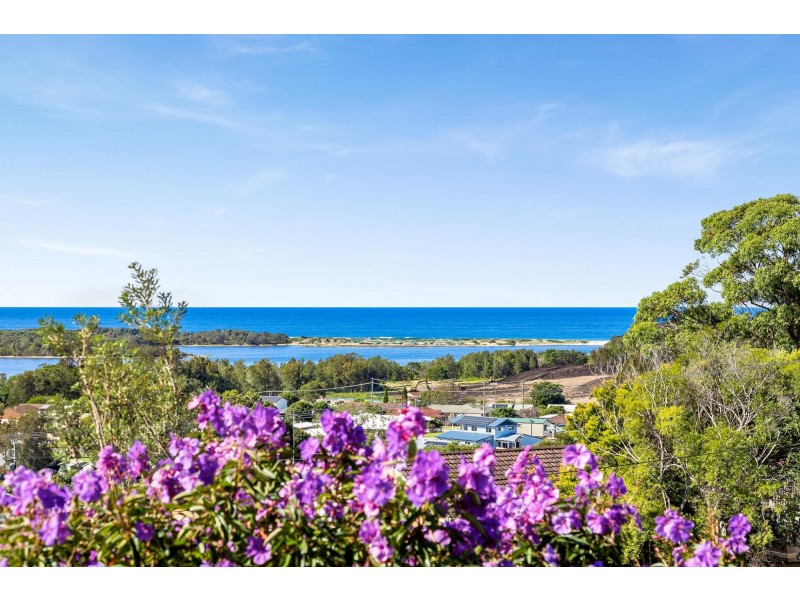 69 Coogee Street, Tuross Head NSW 2537