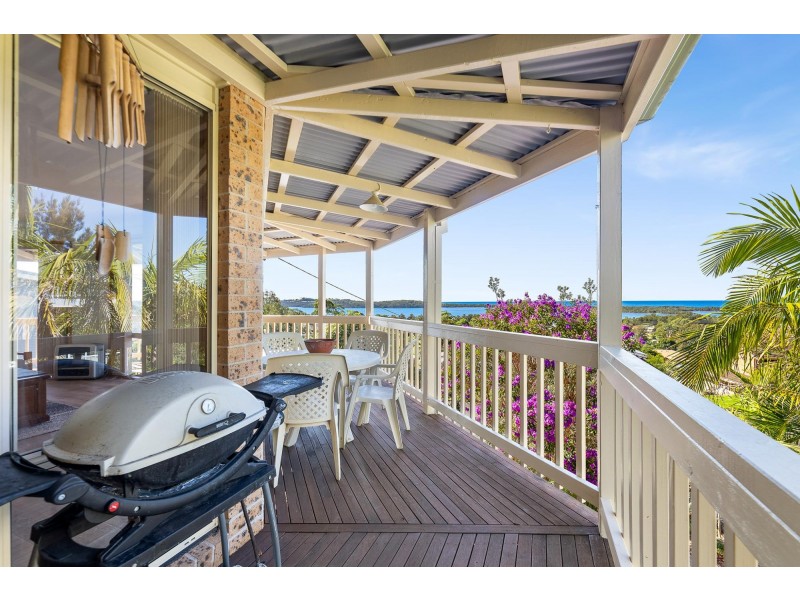 69 Coogee Street, Tuross Head NSW 2537