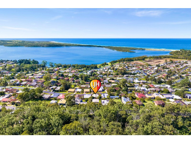 69 Coogee Street, Tuross Head NSW 2537