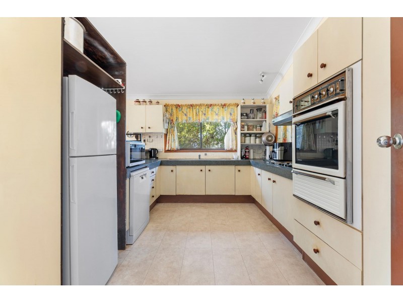 8 Pleasant Place, Tuross Head NSW 2537