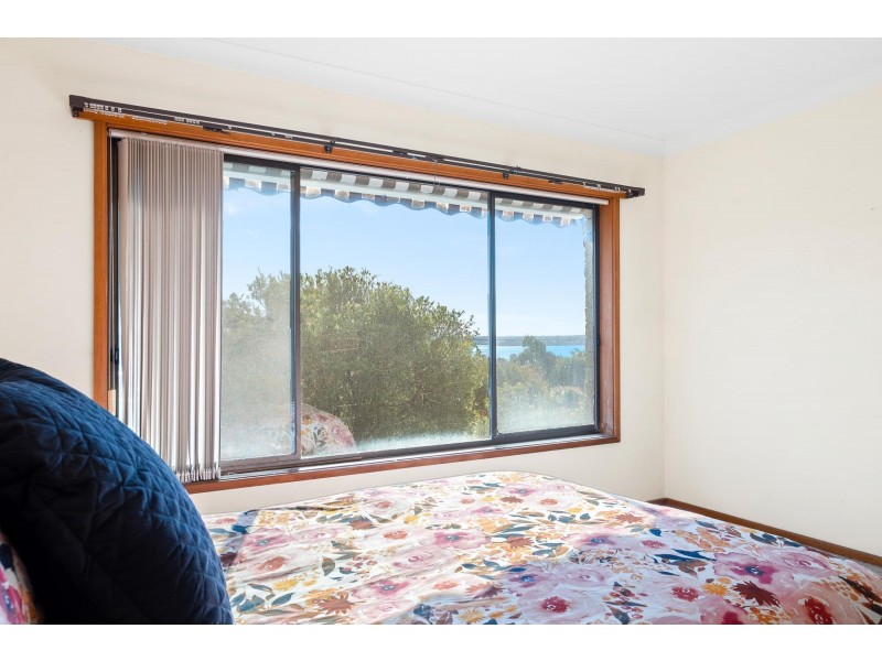 8 Pleasant Place, Tuross Head NSW 2537