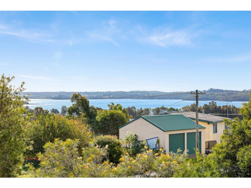 8 Pleasant Place, Tuross Head NSW 2537