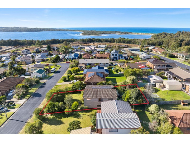 8 Pleasant Place, Tuross Head NSW 2537