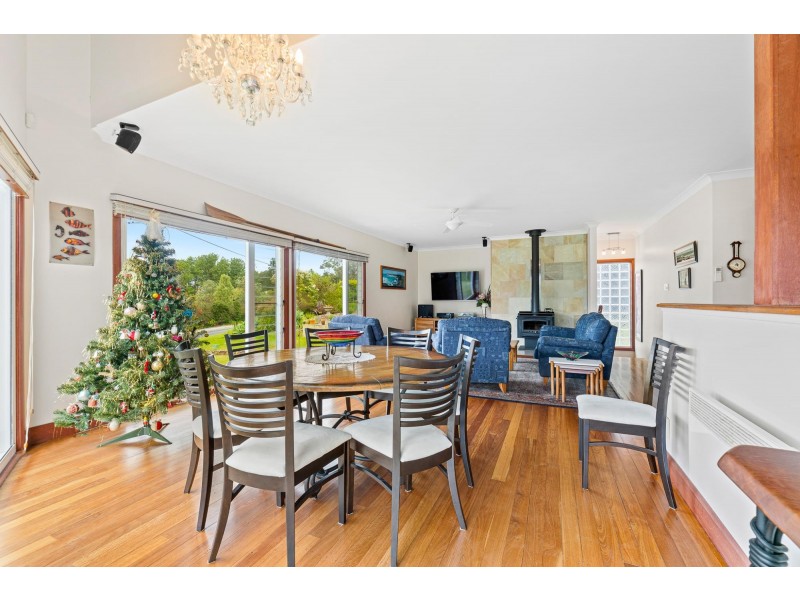 90 Nelson Parade, Tuross Head NSW 2537