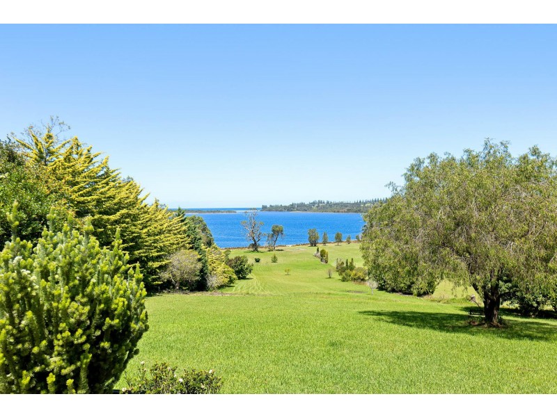 48 Windward Close, Tuross Head NSW 2537
