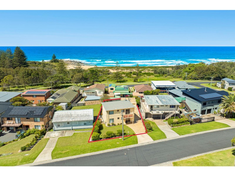26 Surf Street, Tuross Head NSW 2537