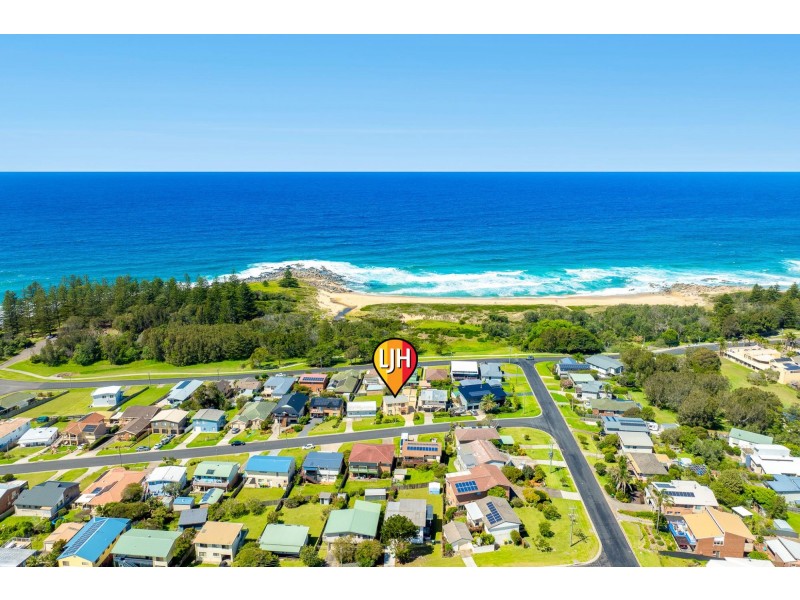26 Surf Street, Tuross Head NSW 2537