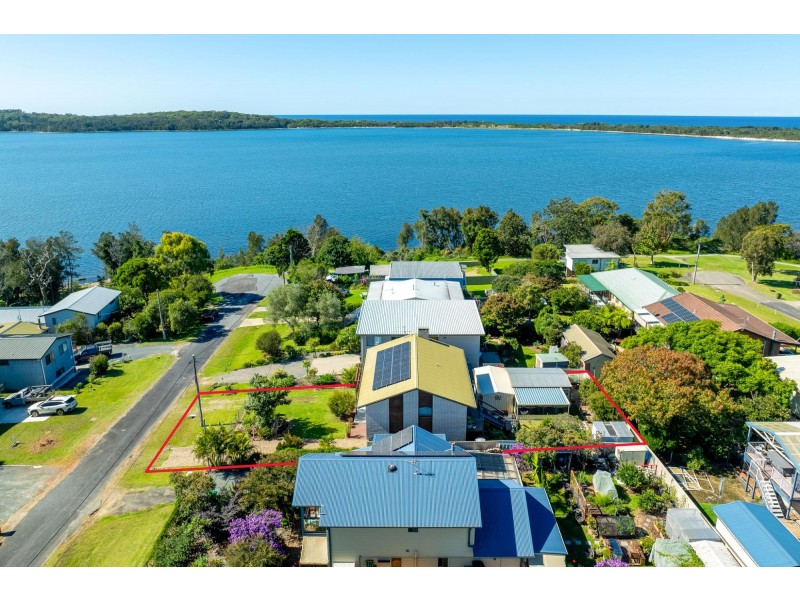 41 Lake Street, Tuross Head NSW 2537