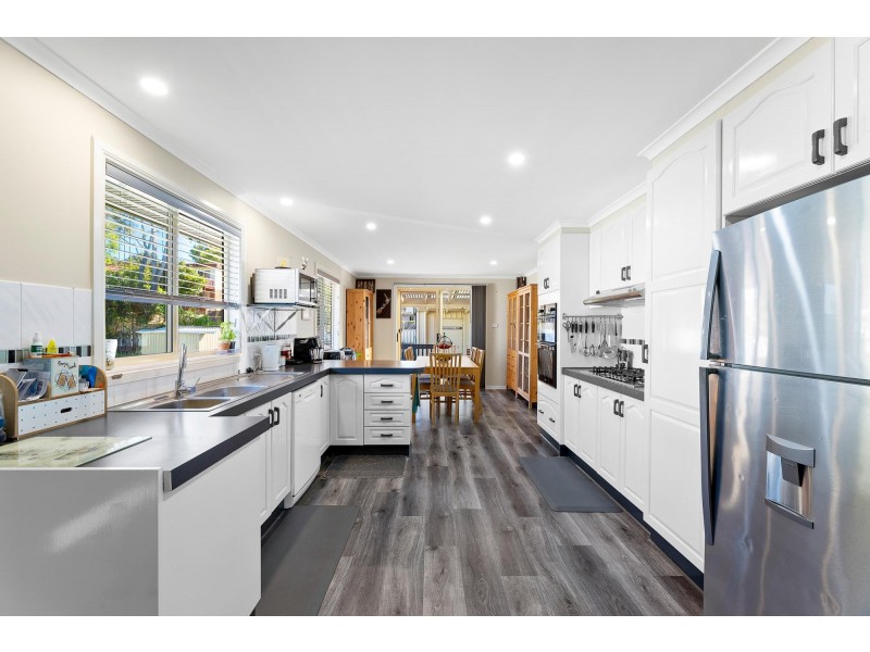 17 Manly Street, Tuross Head NSW 2537