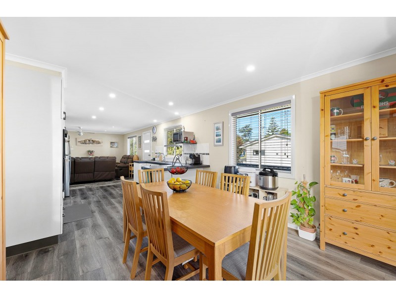 17 Manly Street, Tuross Head NSW 2537