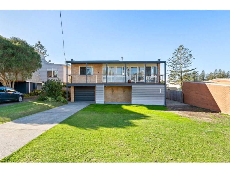 8 Whiting Street, Tuross Head NSW 2537