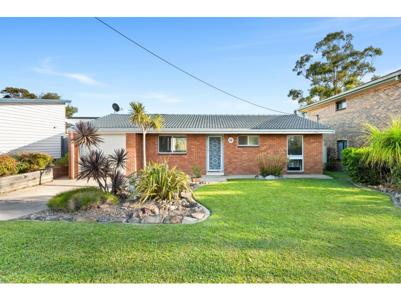 24 Lake Street, Tuross Head NSW 2537