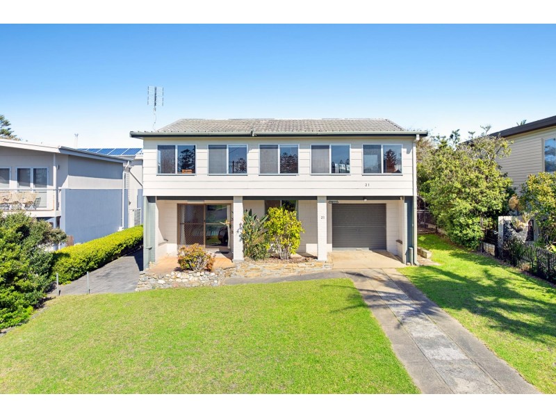 21 Beach Street, Tuross Head NSW 2537